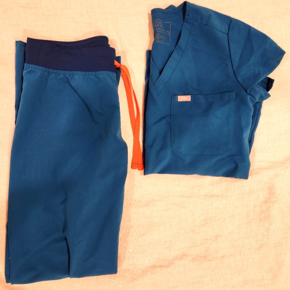 Figs scrub set! ALPS BLUE! DISCONTINUED COLOR!!